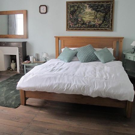 Bed and Breakfast Chezlola Civray  Экстерьер фото