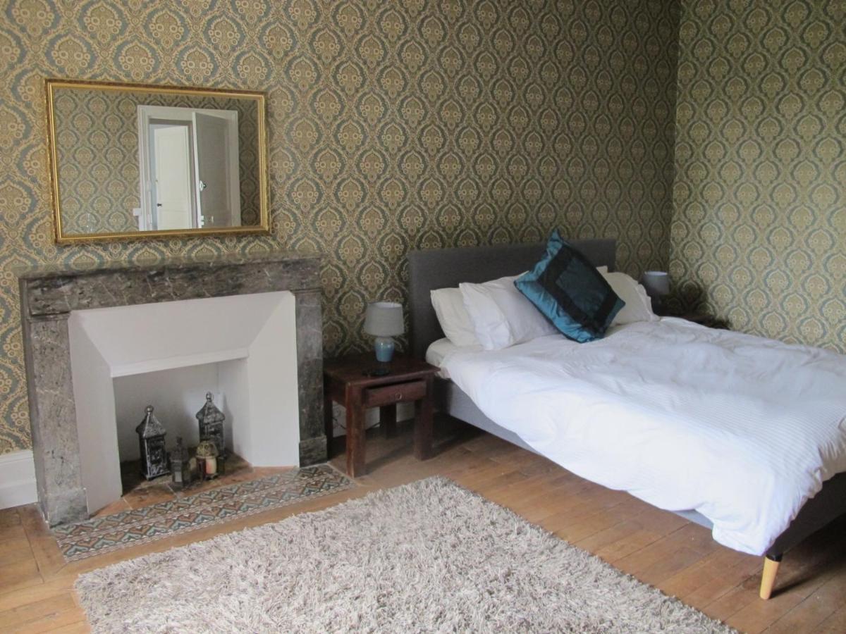 Bed and Breakfast Chezlola Civray  Экстерьер фото