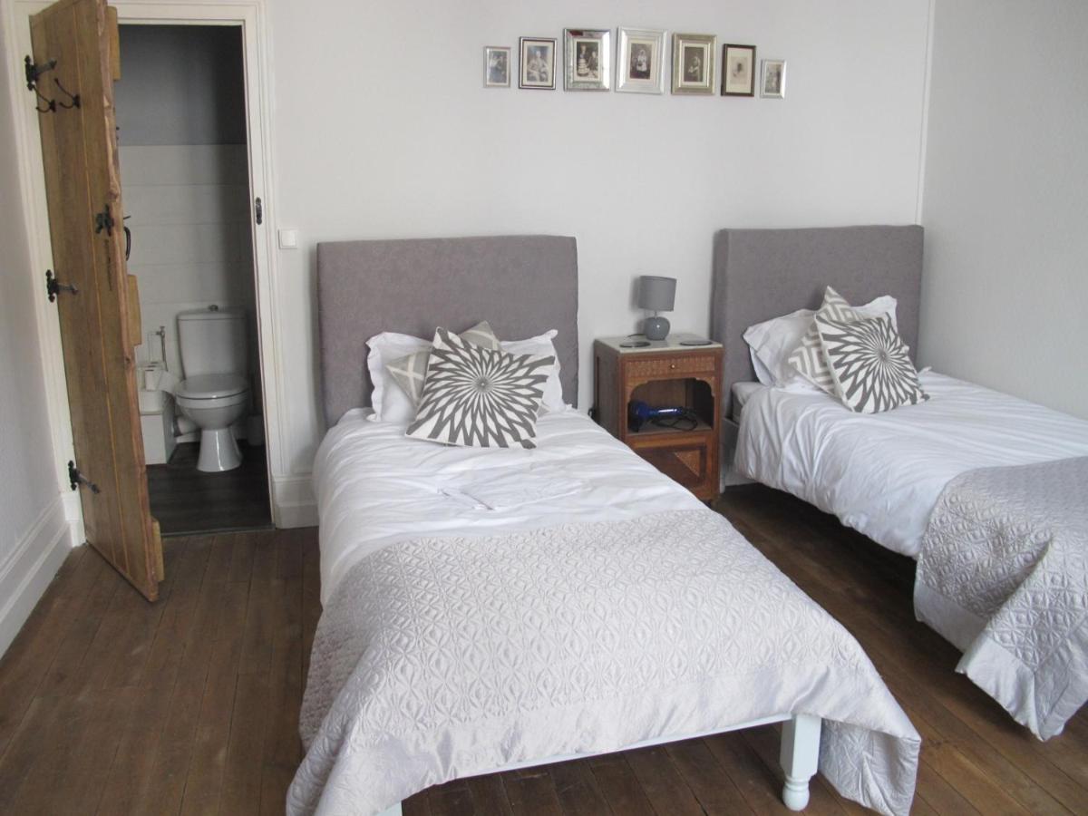 Bed and Breakfast Chezlola Civray  Экстерьер фото